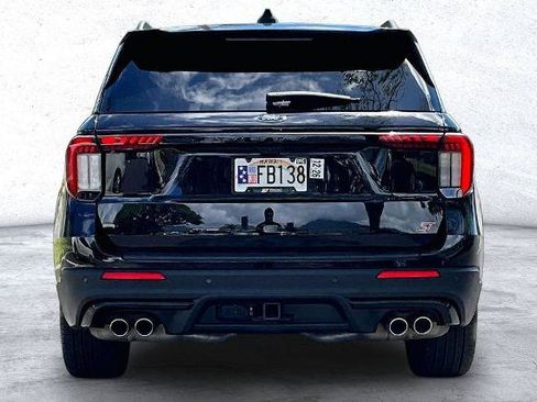Certified 2025 Ford Explorer ST AWD/4WD image 4