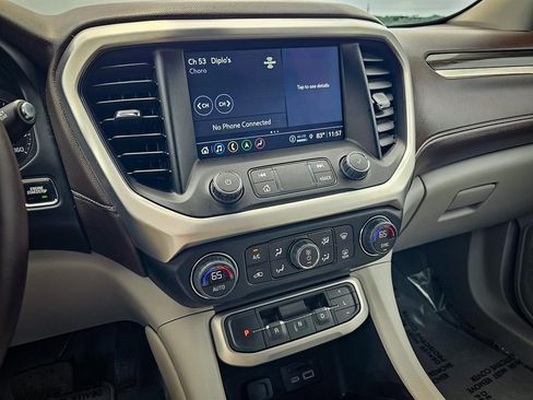 Certified 2023 GMC Acadia SLT w/ Preferred Package image 26