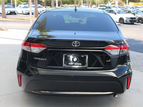 Used 2022 Toyota Corolla LE image 10