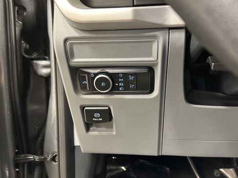 Used 2022 Ford F150 XLT w/ Trailer Tow Package image 9