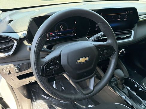 Used 2025 Chevrolet TrailBlazer LT AWD/4WD image 15