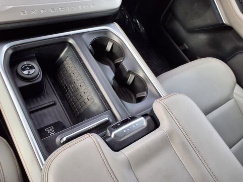 Certified 2025 Ford Expedition Active image 20