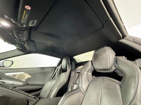 Used 2021 Chevrolet Corvette Stingray Preferred Conv w/ Z51 Performance Package image 16