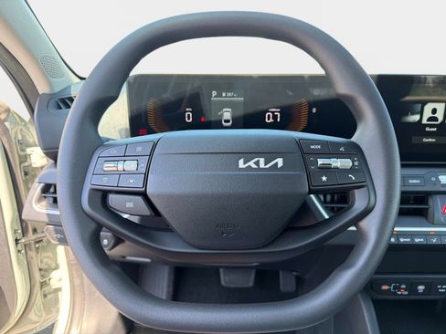 New 2026 Kia K4 LXS FWD image 24