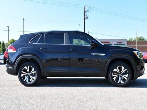 New 2026 Volkswagen Atlas Cross Sport SE image 8