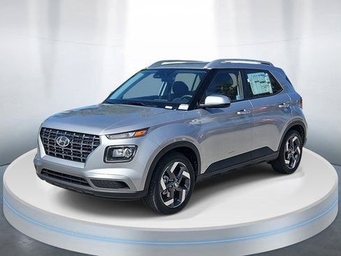 Certified 2025 Hyundai Venue SEL image 2