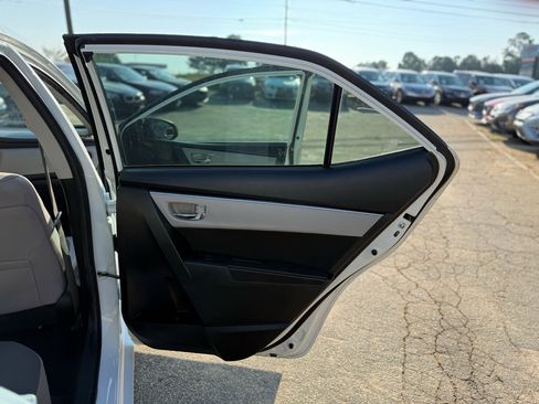 Used 2019 Toyota Corolla LE image 37