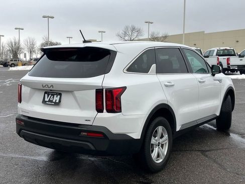 Used 2023 Kia Sorento LX image 24