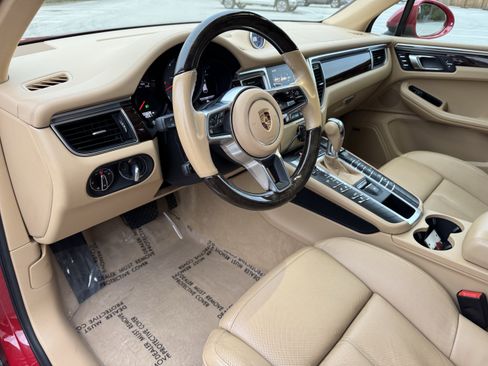 Used 2017 Porsche Macan S image 28