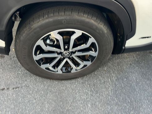 Certified 2023 Toyota Corolla Cross XSE image 37