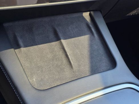 Used 2021 Tesla Model Y Long Range image 33