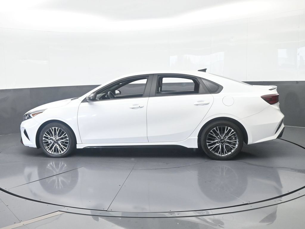 Used 2024 Kia Forte GT-Line FWD image 3