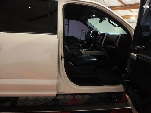 Used 2019 Ford F150 Lariat w/ Equipment Group 502A Luxury image 20