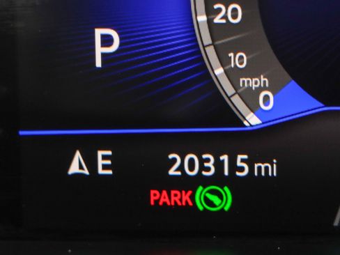 Used 2024 Volkswagen Tiguan SE image 16