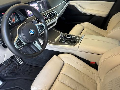 Used 2019 BMW X5 xDrive40i w/ M Sport Package AWD/4WD image 9
