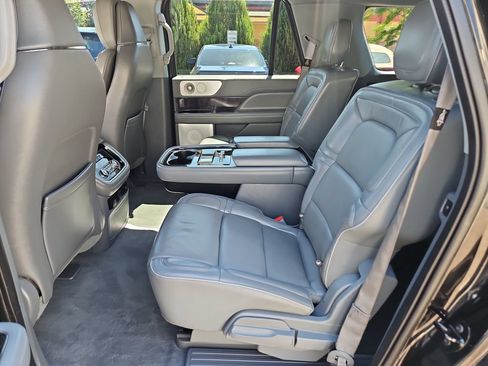 Used 2019 Lincoln Navigator L Reserve AWD/4WD image 25