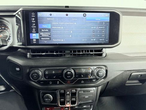 Used 2024 Jeep Wrangler Willys image 19