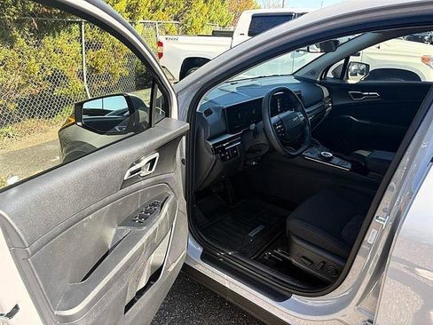 Used 2026 Kia Sportage S image 16