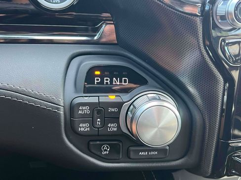 Used 2025 RAM 1500 Limited AWD/4WD image 15
