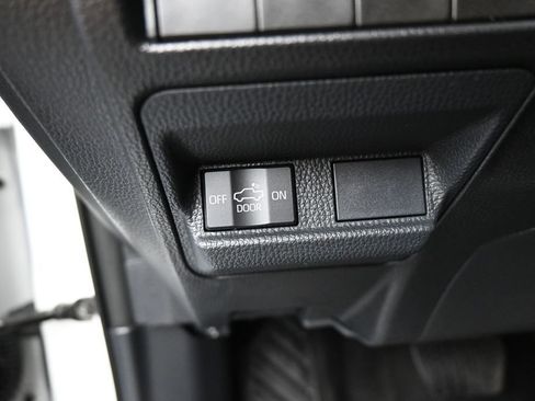 Used 2024 Toyota Tacoma SR AWD/4WD image 33