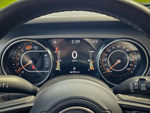 Used 2023 Jeep Wrangler Unlimited Sport AWD/4WD image 13