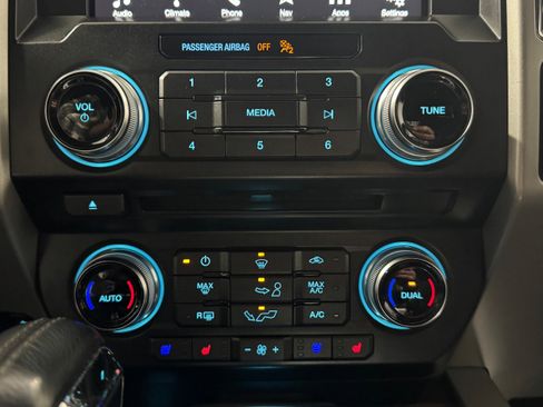 Used 2017 Ford F150 Lariat w/ Equipment Group 502A Luxury image 17