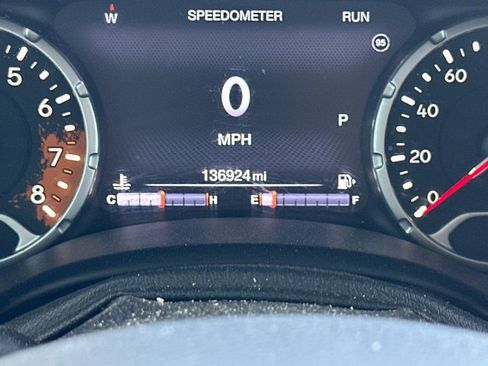 Used 2017 Jeep Renegade Latitude AWD/4WD image 27