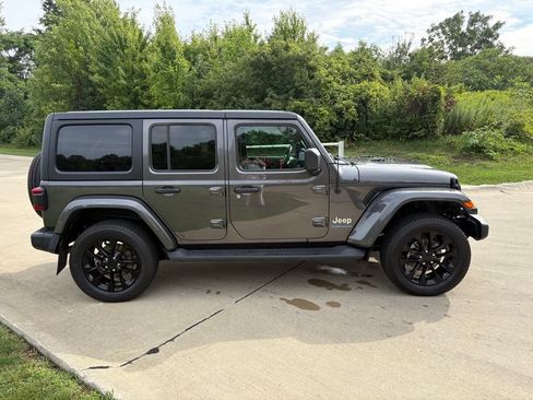 Used 2023 Jeep Wrangler Unlimited Sahara w/ Cold Weather Group AWD/4WD image 10