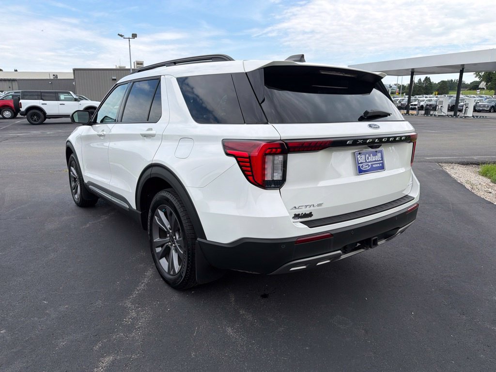 Certified 2025 Ford Explorer Active w/ Active Comfort Package AWD/4WD image 6