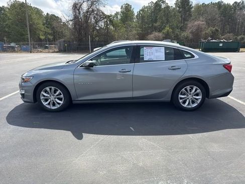 Used 2024 Chevrolet Malibu LT image 2