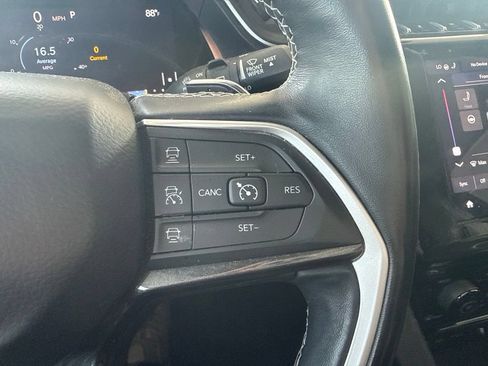 Used 2021 Jeep Grand Cherokee L Laredo w/ Luxury Tech Group I AWD/4WD image 19