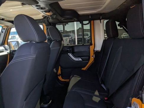 Used 2013 Jeep Wrangler Unlimited Rubicon w/ Connectivity Group AWD/4WD image 12