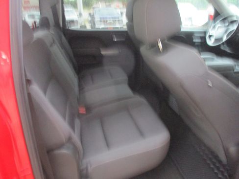 Used 2018 Chevrolet Silverado 1500 LT w/ LT Eassist Package AWD/4WD image 10