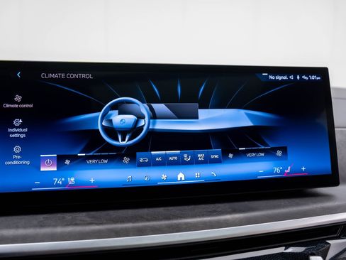 Certified 2024 BMW X5 xDrive40i w/ Premium Package image 26