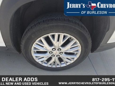 Used 2026 GMC Acadia Elevation w/ Elevation Premium Package FWD image 13