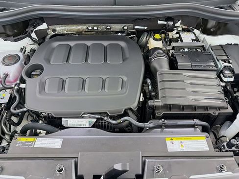 New 2026 Volkswagen Tiguan SE R-Line FWD image 31