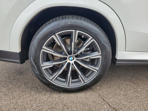 Used 2022 BMW X6 xDrive40i w/ M Sport Package AWD/4WD image 37