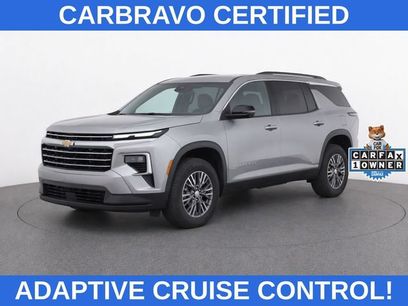 Used 2025 Chevrolet Traverse LT