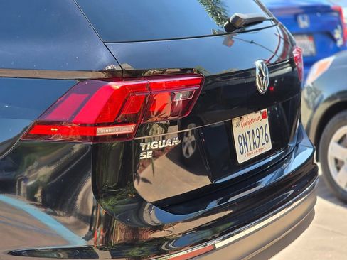 Used 2020 Volkswagen Tiguan SE w/ Panoramic Sunroof Package FWD image 10