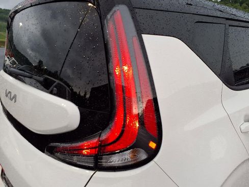 Certified 2025 Kia Soul S FWD image 7