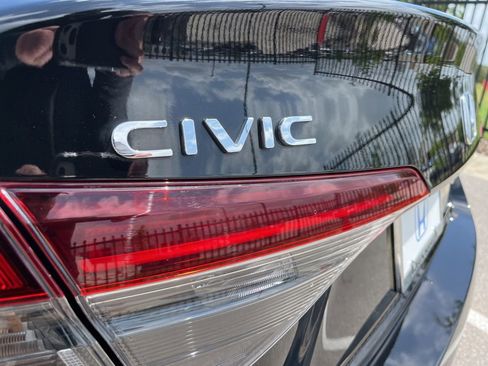 Used 2025 Honda Civic Sport image 8