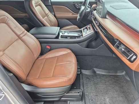 Used 2022 Lincoln Aviator Reserve w/ Equipment Group 201A AWD/4WD image 32