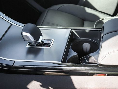 New 2026 Land Rover Range Rover Velar S AWD/4WD image 28