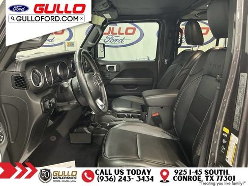 Used 2022 Jeep Wrangler Unlimited Sahara AWD/4WD image 28
