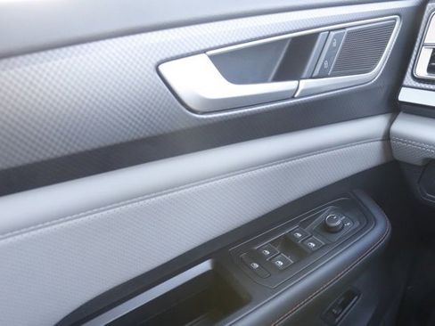 Used 2024 Volkswagen Atlas Peak Edition SE image 26