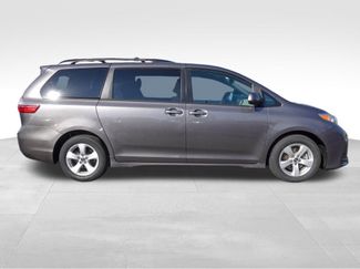 Certified 2018 Toyota Sienna LE video 2