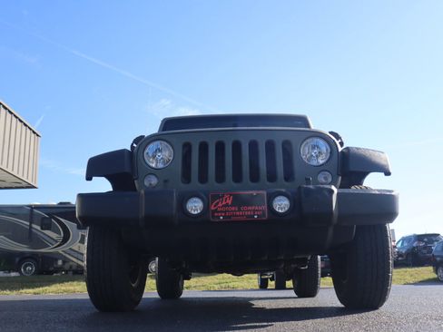 Used 2017 Jeep Wrangler Sport w/ Quick Order Package 23S image 6