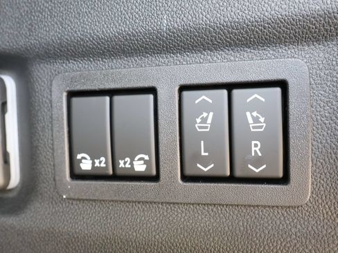 New 2026 Chevrolet Suburban Premier AWD/4WD image 37