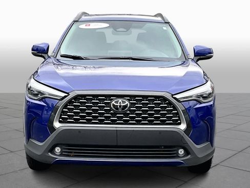 Certified 2024 Toyota Corolla Cross XLE image 3
