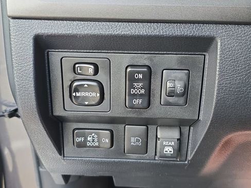 Used 2020 Toyota Tundra SR5 w/ SR5 Leather Package image 25